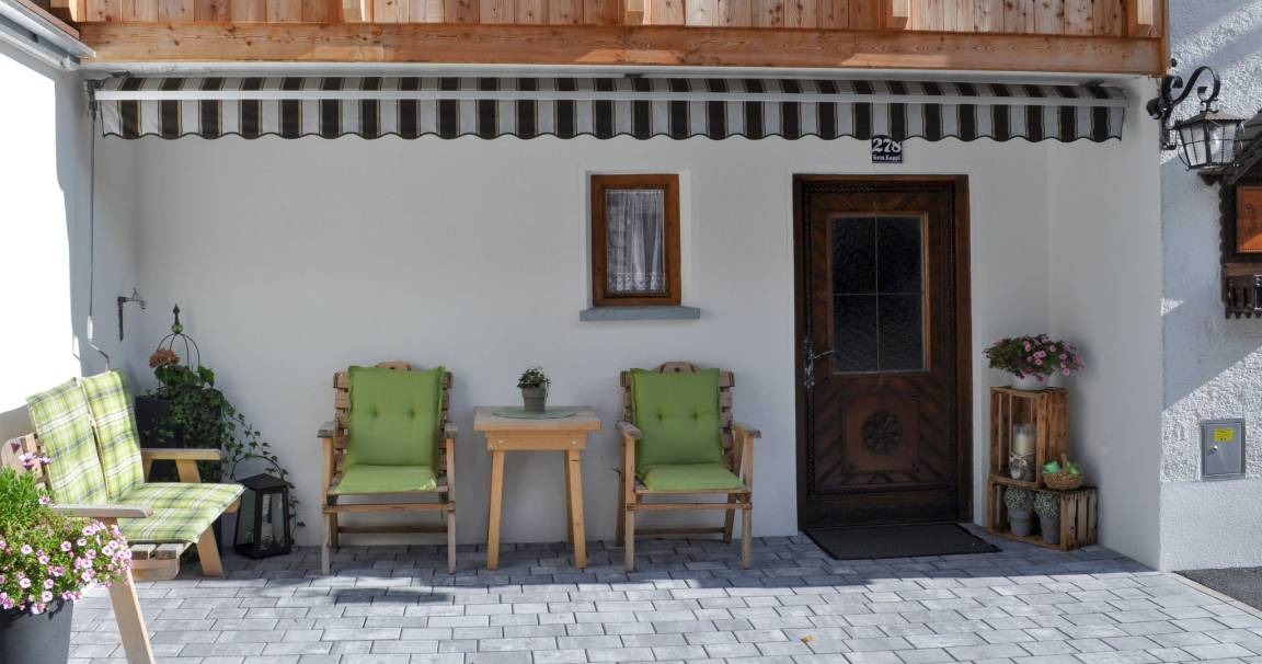 Entrance with furnished terrace at Holiday Home Schönblick